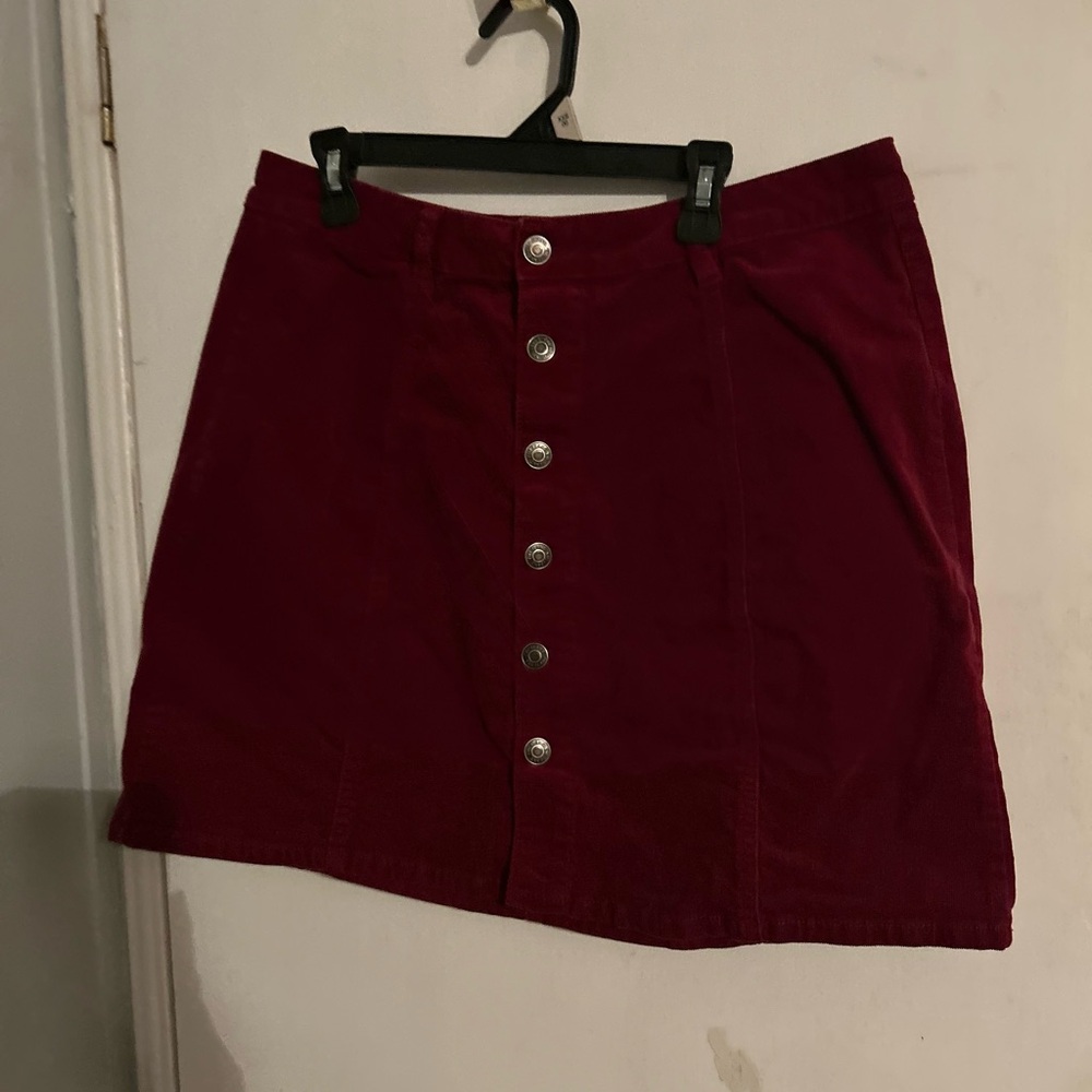 Women's Burgundy Button-Front Skirt